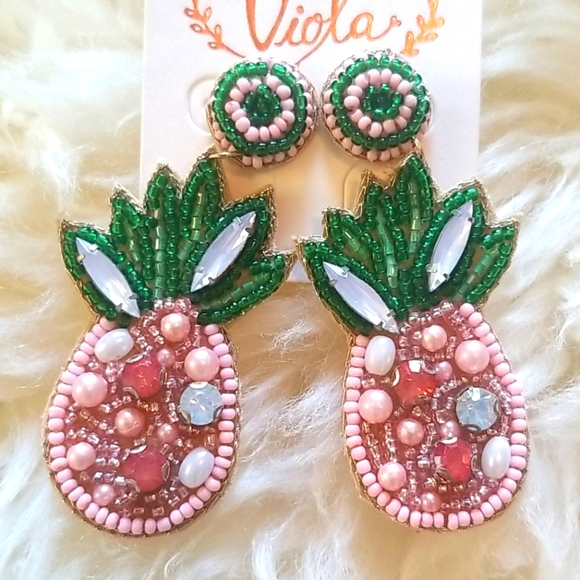 Jewelry - Pink Pineapple Seed Bead Bling